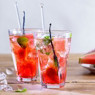 cajove recepty ledovy caj s jahodami melounem a vanilkou